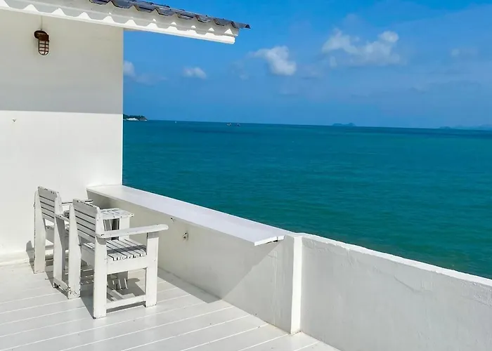Peaceful Hideaway With Stunning View Beach Access